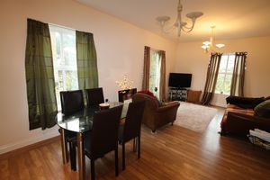 Lounge/Diner- click for photo gallery